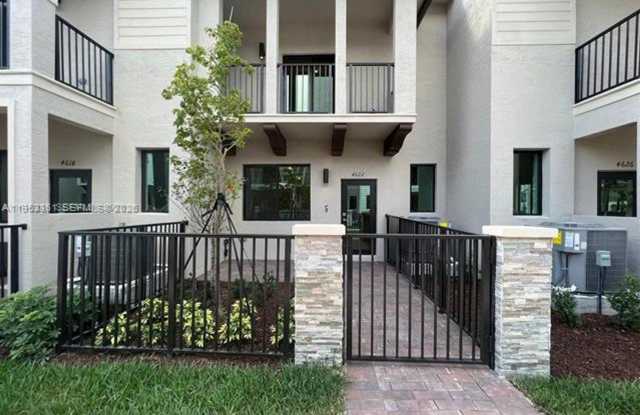 4622 NW 83rd Path th 4622 DORAL, FL 33166 photos photos 4622 NW 83rd Path th 4622 DORAL, FL 33166 photos photos