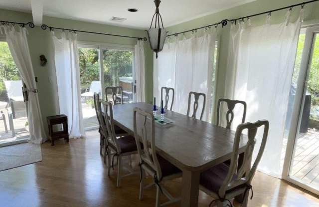 275 Wilmot Road Gallery 4