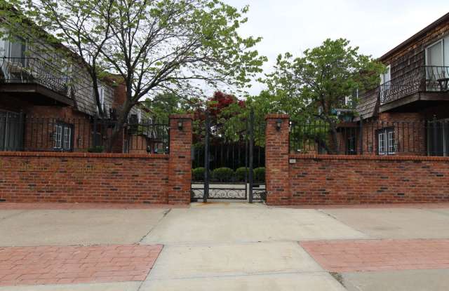 May FREE On This 2 Bedroom 1 Bath Apartment In The West Plaza Area photos photos