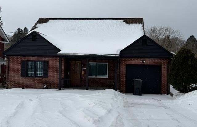 315 LEILA STREET 2nd floor - 315 Leila Street, Southmont, PA 15905