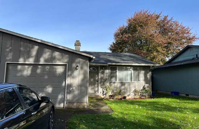 2 bedroom 1 bathroom duplex with garage! - 4930 Bluebelle Way, Springfield, OR 97478