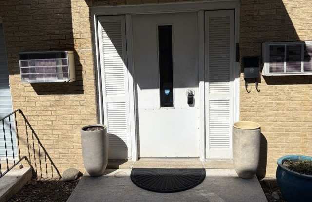 119 Cliff Street Gallery 1