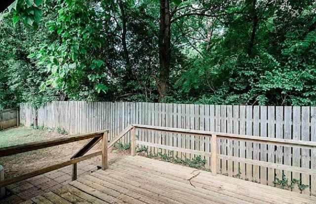 First month's rent FREE!  Three Bedroom Two Bathroom Home Gallery 4