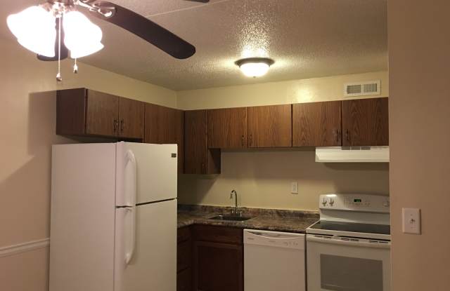 915 S Seminole Dr Apt 28 Gallery 2