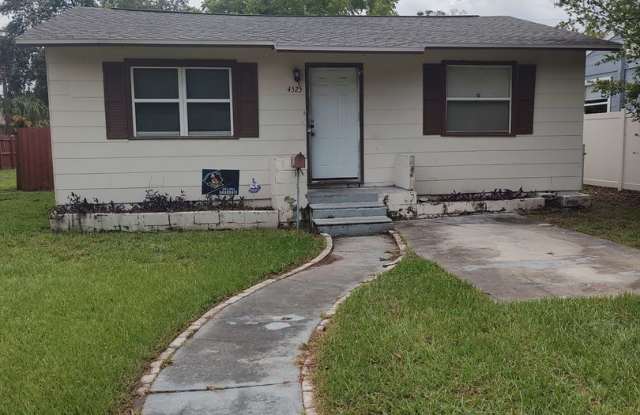 Great Location , Spacious 4/1 photos photos