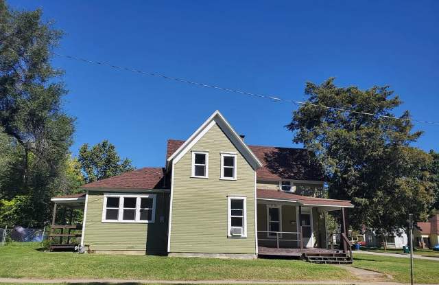 Spacious 2 story home near OTC photos photos