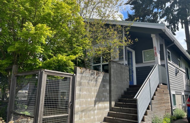 5723 25th Ave NE - 5723 25th Avenue Northeast, Seattle, WA 98105