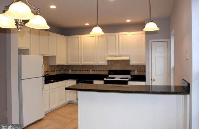 21644 MONMOUTH TERRACE Gallery 4