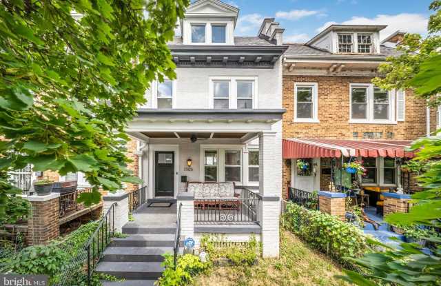 1505 SPRING Place NW Gallery 2