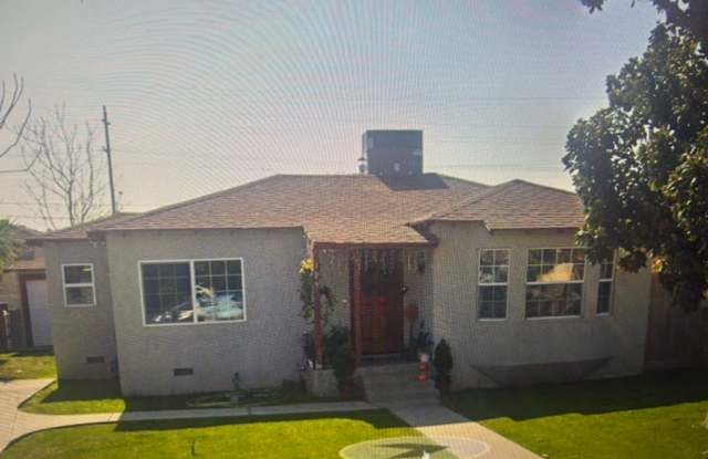 Clean 2 Bedroom / 1 Bathroom Home Available for Lease photos photos