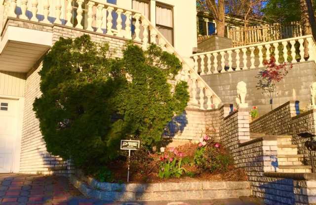 350  Bayview Ave photos photos