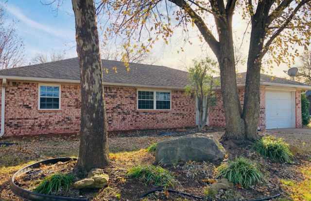 1203 E Pecan St photos photos