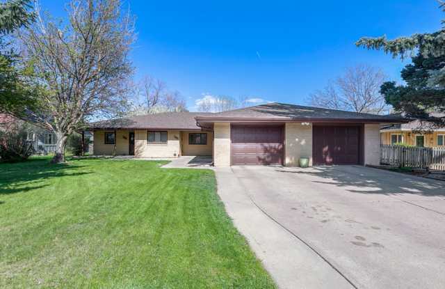 Well Maintained Side-By-Side Duplex in Parkwood Gallery 3