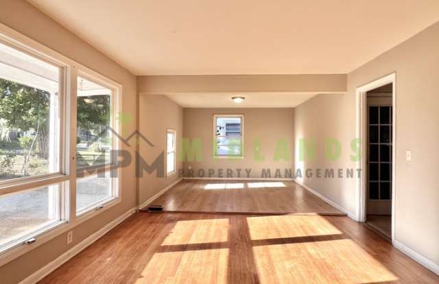 217 Crestmore Drive Gallery 3