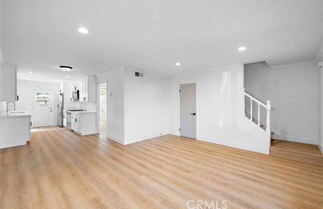 130 Lexington Lane Gallery 2