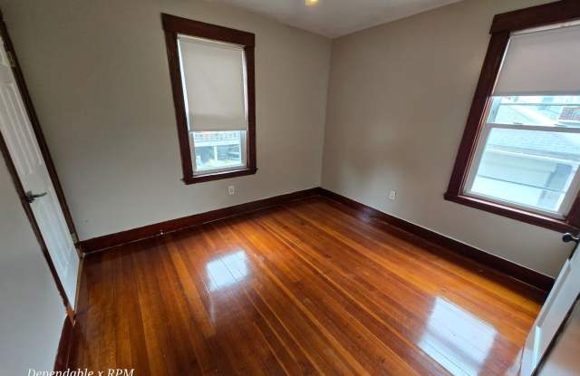Painted First Floor 3 Bd 1 Bath Available For Rent Now! photos photos