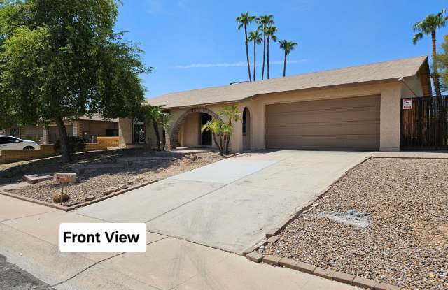 Fantastic Ahwatukee rental with private pool, great patio and backyard. photos photos