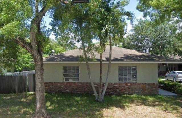 1098 NE 34th Ct Gallery 2