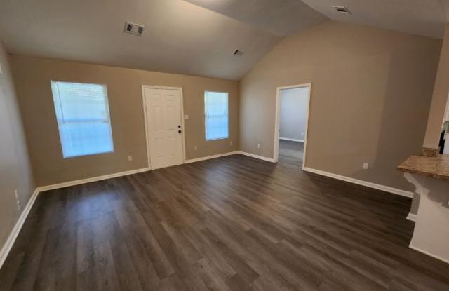 Welcome home to 3501 W 25th Little Rock, For Rent, ** Move in Special - Zero Deposit Option, Please read the full description** Gallery 3