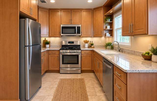 Charming 2-Bedroom Home with Beautiful Backyard & Abundant Natural Light Gallery 3