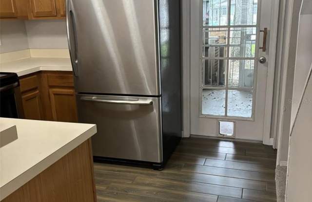 7621 COLONIAL COURT Gallery 4