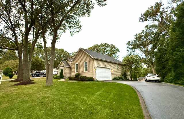 8328 OAKWOOD Road Gallery 1