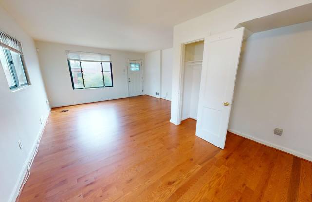 Takoma Park Three Bedroom Available Now W/Off Street Parking! Gallery 4