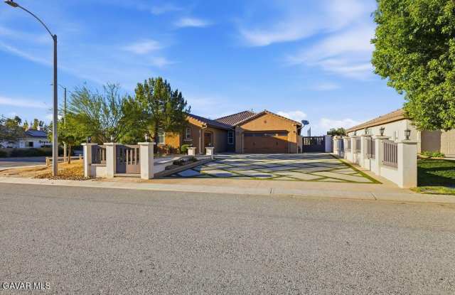3945 Derby Circle Gallery 3