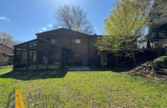 Spacious 5 Bedroom 3 Bath + Den Single Family Detached Home photos photos