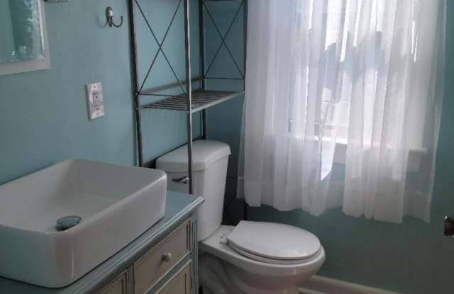 20 W COLLEGE AVENUE - 20 West College Avenue, Yardley, PA 19067