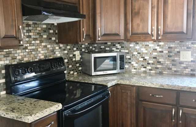 3027 W LONE CACTUS Drive Gallery 3