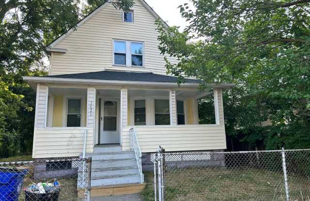Large 3 Bedroon Single Home Westside Cleveland - 2021 West 93rd Street, Cleveland, OH 44102