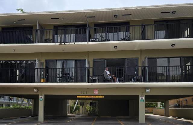 4271 NW 11th St - 4271 Northwest 11th Street, Miami, FL 33126