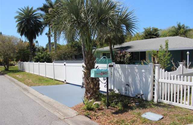 3605 IROQUOIS Avenue Gallery 2