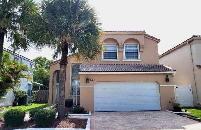 241 NW 154th Ave photos photos