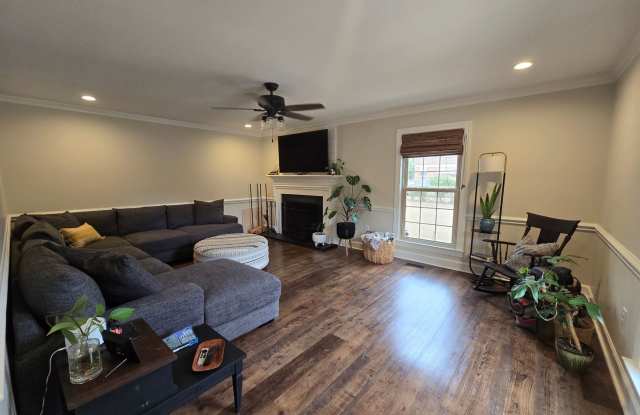 409 N Fulton St ~ Raeford Gallery 3