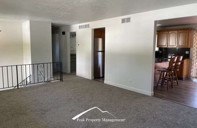 8701 W Brynwood Dr Gallery 2