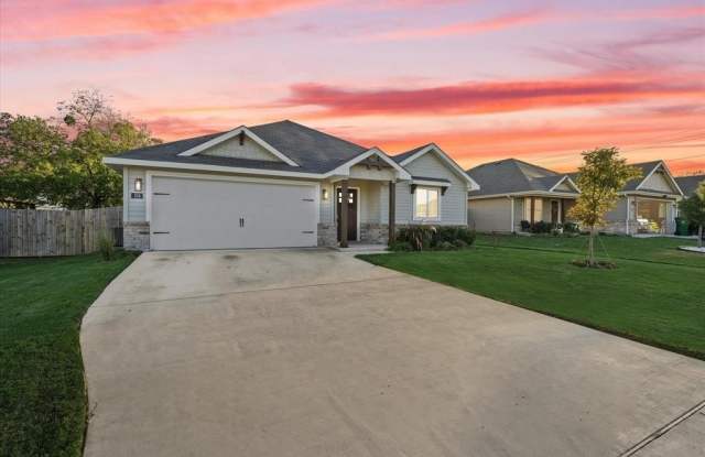 104 Arrowhead Drive photos photos