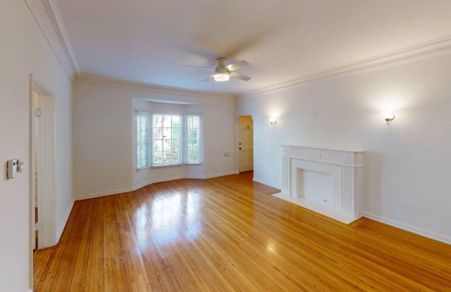 Olympic Blvd Apartments...REMODELED TWO BEDROOM APARTMENT with Garage…Carthay Circle Area, Great Location! CALL NOW! Gallery 4