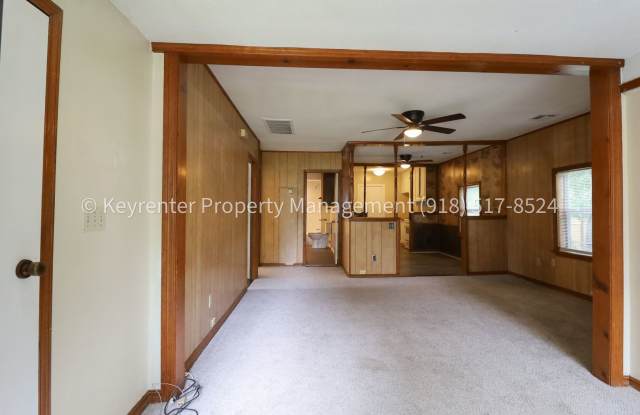 2 Bed | 1 Bath | Large Backyard | $200 Move-in Special Gallery 4