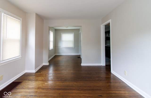 1906 Glenridge Drive Gallery 3