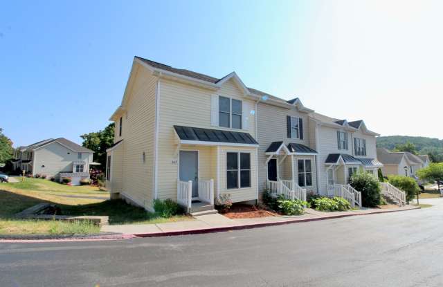 End unit townhome for rent with finished walkout basement! - 869 Camelot photos photos
