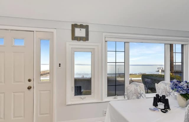 238 Shoreland Circle Gallery 3