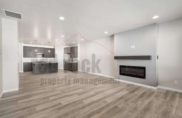 1326 North Tschirley Street - 1 Gallery 2