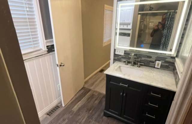 5939 North Log Road Gallery 1