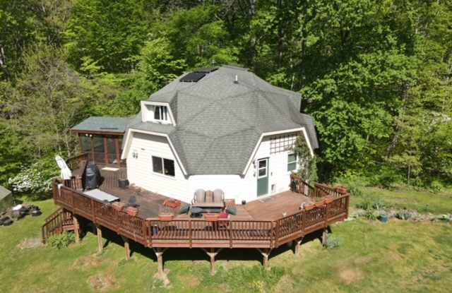 One-of-a-Kind 4 BR Retreat on Nearly 13 Private Acres in Fairfax Station photos photos