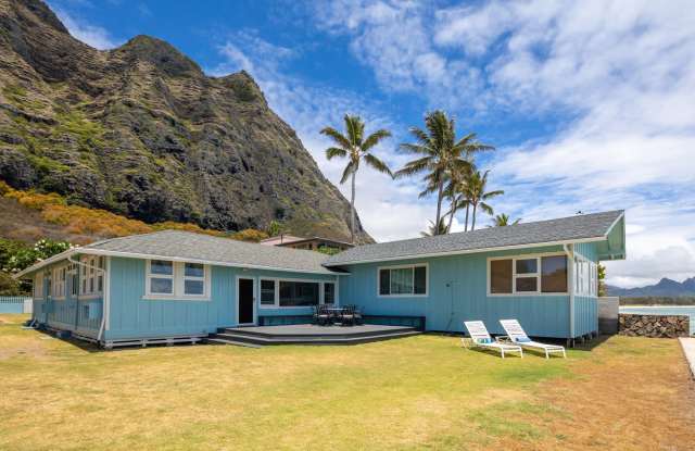 Casual Beach Front 3 Bedroom, 2 Bath Home in Waimanalo With Amazing Views of Ocean and Mountains - 41-541 Kalanianaʻole Highway, Waimanalo Beach, HI 96795