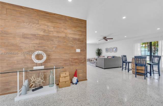 9448 Sterling Dr Gallery 1