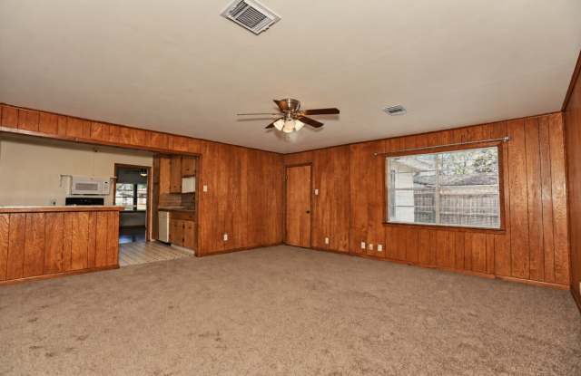 912 Robinhood Lane Gallery 4