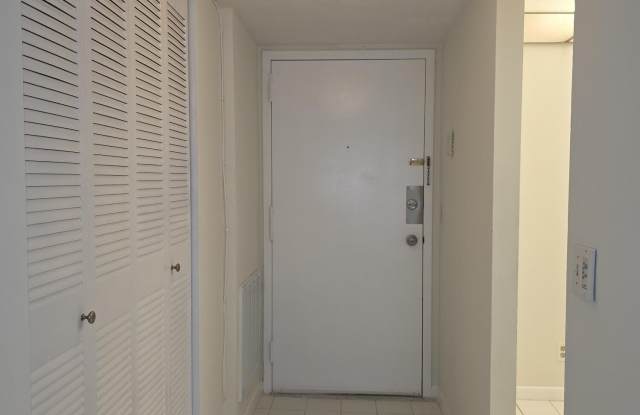 470 Executive Center Drive Gallery 4